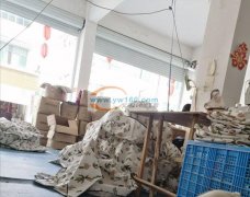 承接各类箱包加工，本厂设备齐全，有工人1