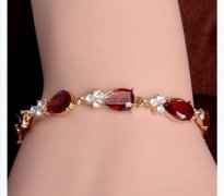 如图所示，采购这款手链现货，急需，有货的