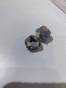 寻找手工加工厂，做图中产品，会粘这些货的