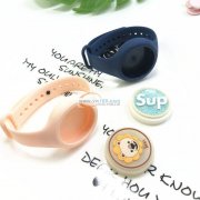 硅胶手表驱蚊内胆彩灯，驱蚊扣量大，不是厂