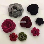 本厂十年专注于植绒撒粉加工，承接各种饰品