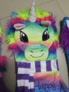 本工厂主要以打胶类、车缝类、手缝类为主。