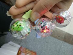 寻找发光发亮可以驱蚊的发夹，样品看图，有