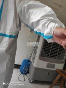 大量防护服外发。微信同号