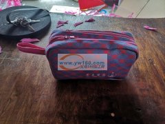 专业加工箱包丨，如骨条包，笔袋，化妆包，