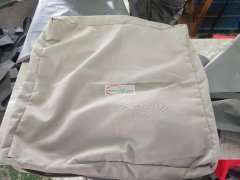 本厂常年承接箱包，隔离服，有意者请连系，