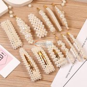 工人缝制卡套子，工价1.1--1.2不等