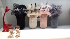 现寻图示拖鞋上的配件，质量好的，有货的厂