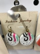 如图，寻找可以定做图中款式的软陶厂家，有