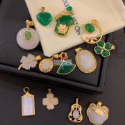 寻找专业做铜饰品流行吊坠，耳环厂家，样品