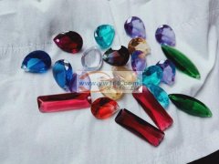 本厂专业生产饰品，箱包，鞋服树脂配件【仿