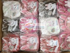 各位老板好，本人专业箱包加工，有骨条包，