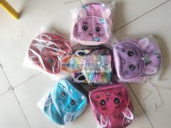 各位老板你好，本厂专业箱包加工包工包料都