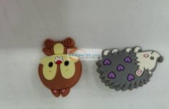 求购图中几款软胶卡通产品，有现货的工厂请