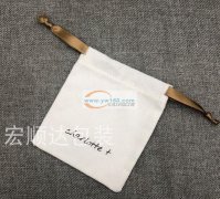 看图，找这两款货厂家，要现货，材质：水晶