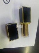 采购图中口红管，找一样的口红管，有货的与