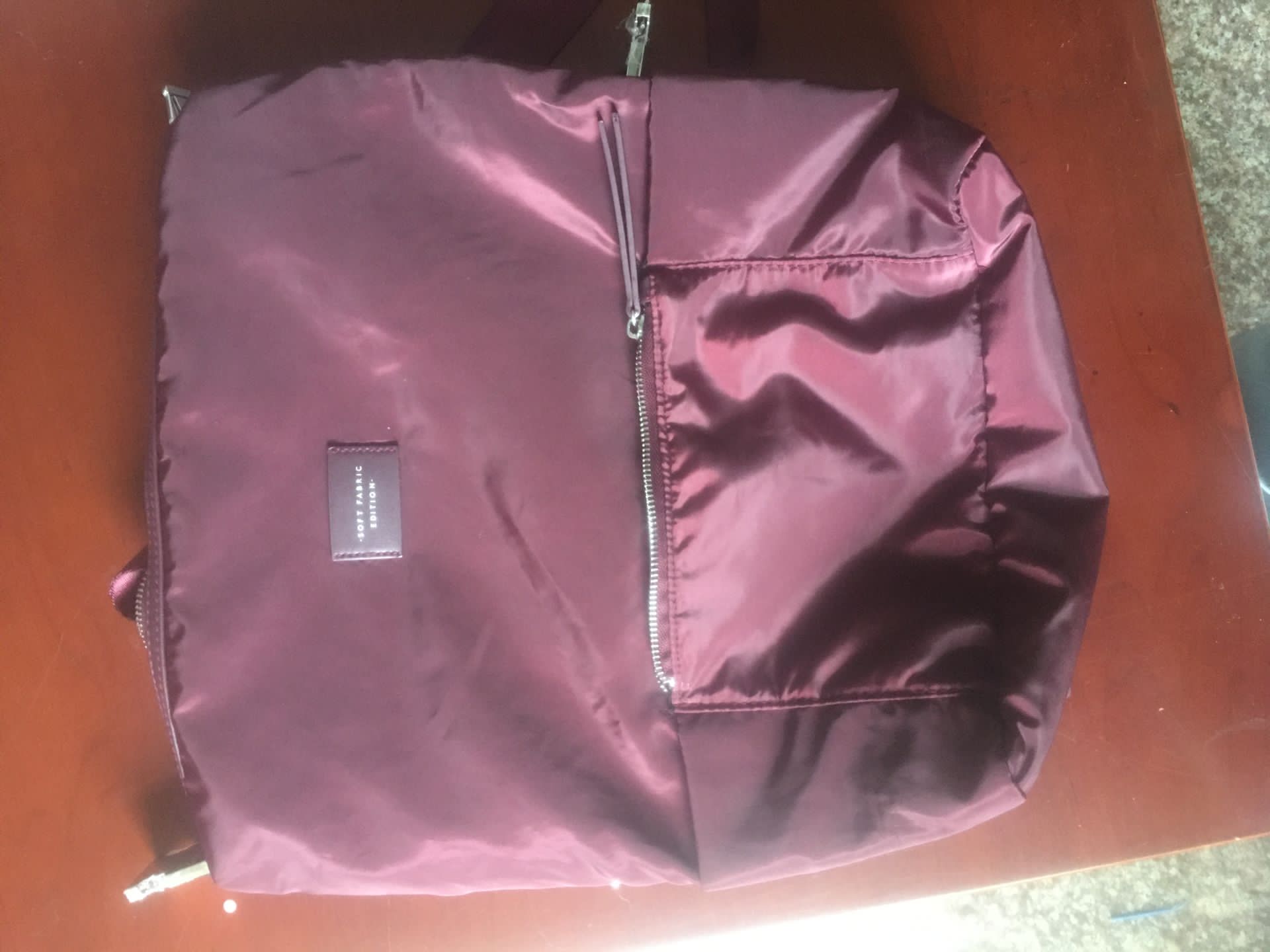 我方提供材料，外发加工，背包3万个3色，