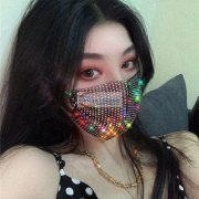 承接烫钻加工，本厂专业烫钻图案。地址荷叶