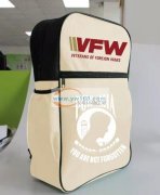 简单骨条背包20万  