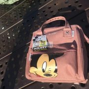 主做妈咪包，夹口包。本厂有150个机工，