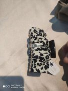 如图所示，寻找类似的发夹工厂，有货的工厂