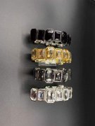 寻找类似手链，样品看图，有钢模的工厂联系