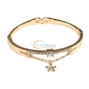 寻找这款手镯 ，数量1万个  