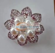 求购1000个如图合金胸针， 要求有版 