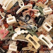 现需寻找头饰源头厂家合作，各种BB夹、抓