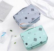 寻专业生产挂钩洗漱包工厂合作，包工包料长年