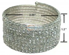 采购爪链手环，如图，有成品的请联系。微信