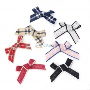 寻找手工绑蝴蝶结的工厂，如图所示，有做的