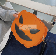 寻求能做这种PU包斜挎包的工厂，出口美国。