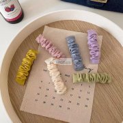 寻找图片类似款网络爆款工厂，如图所示，有