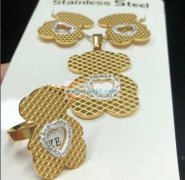 找图示小熊的工厂，这一系列，能提供样品的