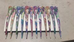 找机器印花加工厂，单子一直有，夹子是铁的