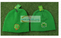 有120人，专业穿珠，编织，挂圈，沾纸等