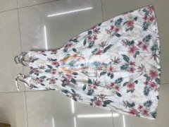 这两款裙子外发 数量大，有做的请与我联系