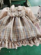 本厂承接各类服装生产加工，各种布艺饰品加工，来料加工均可，人