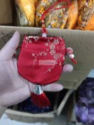 专业加工各种款式香包，有需要联系