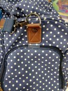 1500个包外发，三色，就是面料颜色不一