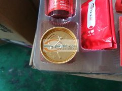 每个月大概出十吨奶粉，还有五百盒火锅底料