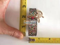 如图，寻找带警报器的钥匙扣，做过的工厂与