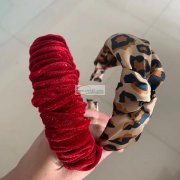 需要寻找布艺发饰成品工厂，要点：最好在外