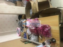 长期有货的工厂联系这里有大量做手工的工人