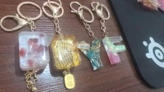 现需寻找能做图片这种材料类型的钥匙扣工厂