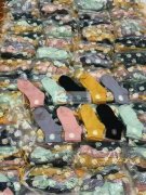 这两款袜子哪家有？如图所示，请有的和我联