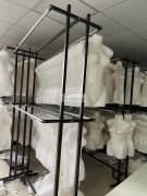 有模特片和挂衣服的货架转手的联系微信或电话