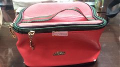 承接各种手袋，束口袋，手提袋，背包套，化妆包等车缝工艺，高周