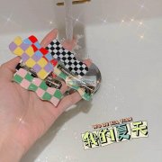 寻找做亚克力贴片的厂，最好是专业做饰品的